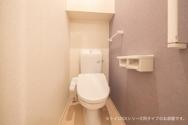 トイレ　※反転タイプのお部屋の写真です