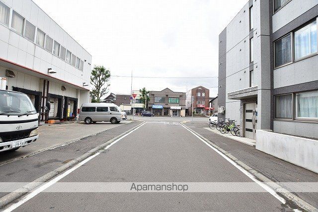 飲食店　ケンタッキー琴似店（飲食店）まで465m