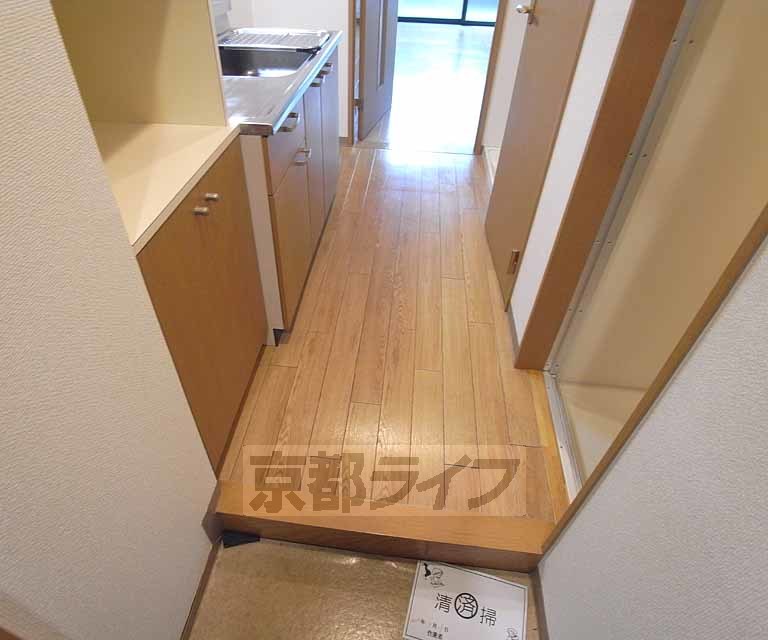 その他部屋・スペース　明るい廊下です。