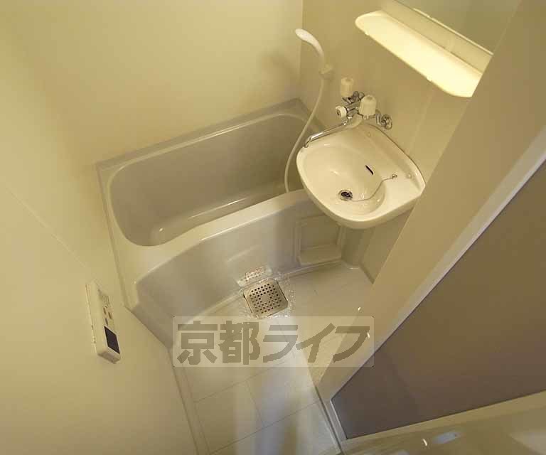 バス・シャワールーム　きれいなお風呂です。