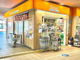 コンビニ　ファミリーマート トモニー清瀬駅店（コンビニ）まで169m