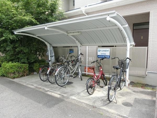 エントランス　駐輪場あり！