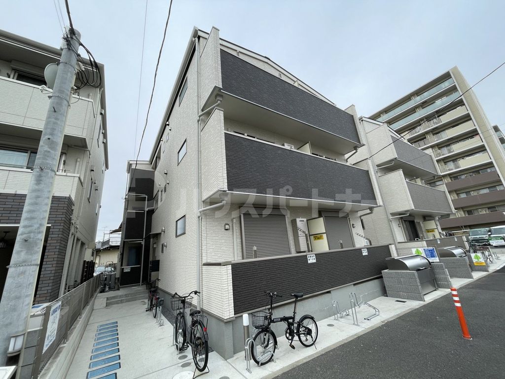 リーブルファイン南流山B棟の玄関写真