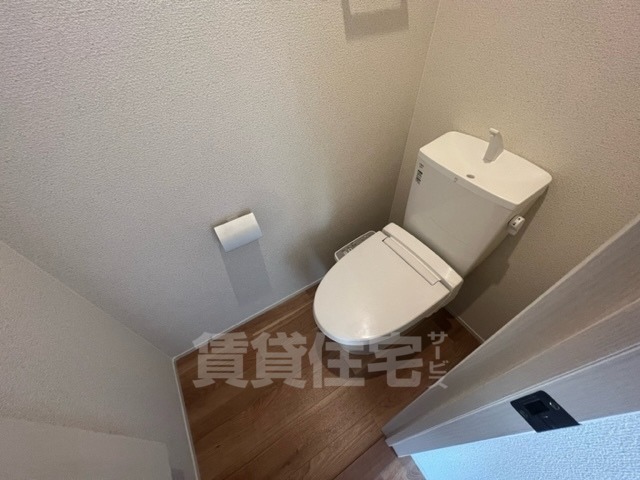 地下鉄東西線 山科駅 徒歩19分 2階建 築9年のトイレ写真