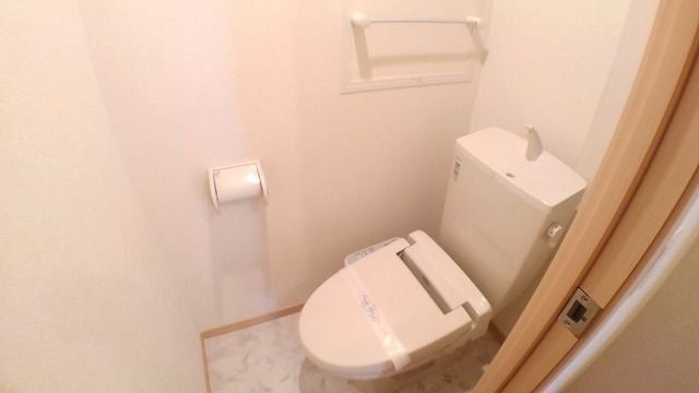 トイレ　※代表タイプの写真のため実際と異なる場合がございます