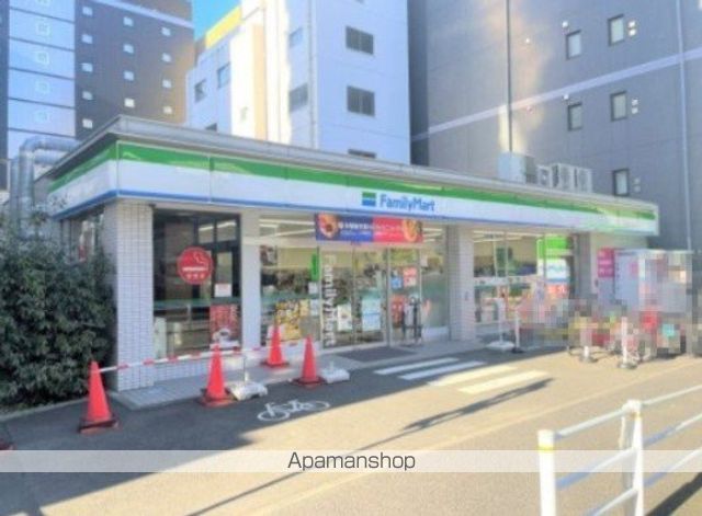 コンビニ　ファミリーマート堀留町二丁目店（コンビニ）まで38m