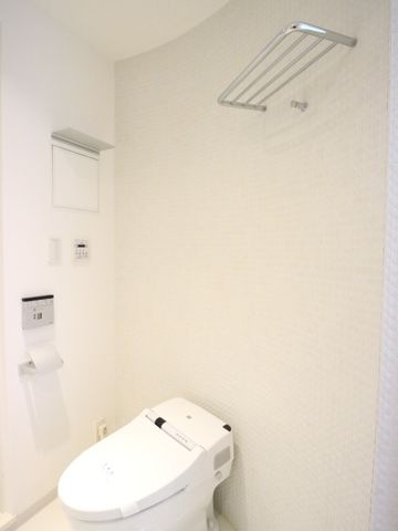 プラウドフラット新宿御苑のトイレ写真