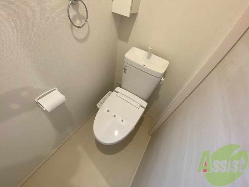 トイレ　トイレは温水洗浄便座でとても快適に利用できます。