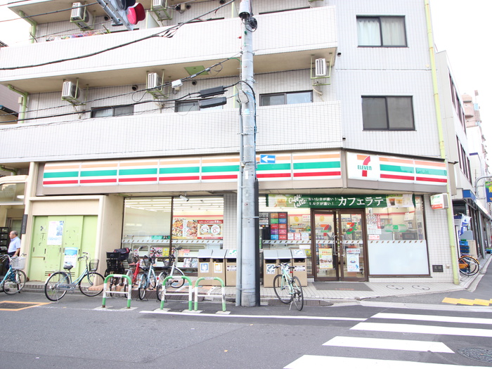 コンビニ　物件（コンビニ）まで450m