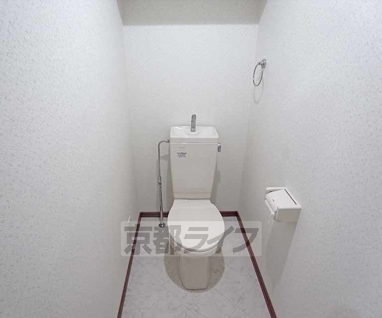 トイレ　トイレも広めに設計されています