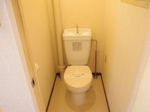 東京メトロ東西線 行徳駅 徒歩5分 4階建 築42年のトイレ写真