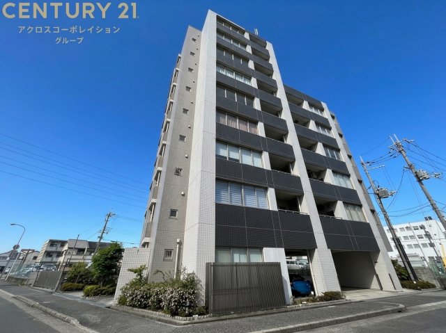 建物外観　オートロック・防犯カメラ付きで安心です！
