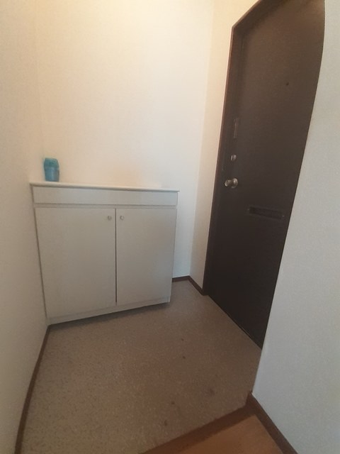 中尾弐番館B棟の玄関写真