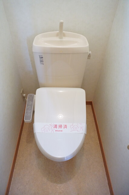 トイレ　温水洗浄便座