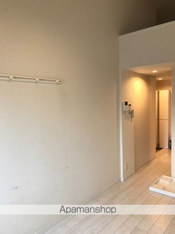 ＪＲ東海道本線 川崎駅 バス乗車時間：11分 最寄りバス停で下車 徒歩4分 2階建 築11年の内装写真