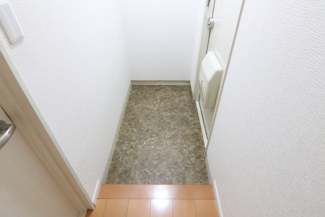 玄関　※別室の参考写真の為、現況優先です。