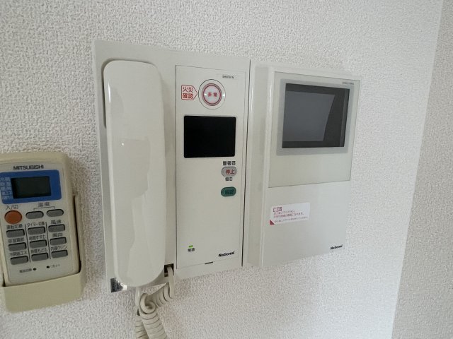 セキュリティ　TVモニター付きインターホンです