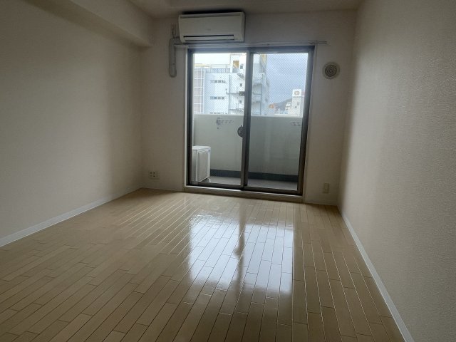 その他部屋・スペース　開放的な寝室です