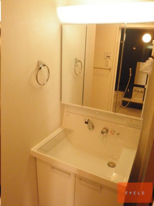 洗面設備　※別部屋写真。現状優先。