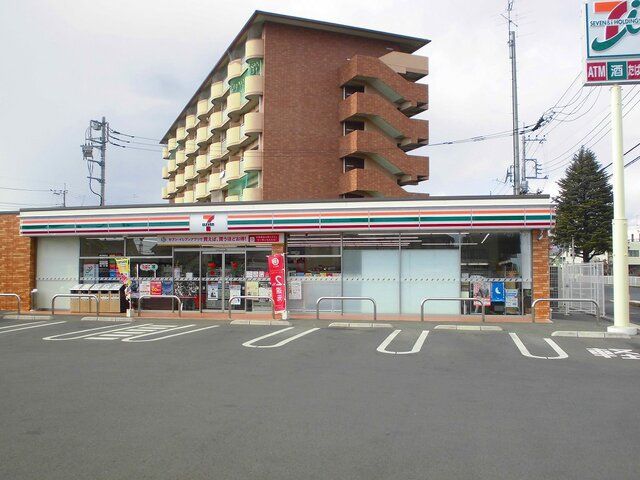 コンビニ　セブンイレブン足利市南店（コンビニ）まで300m