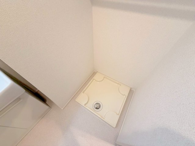 その他設備　嬉しい室内洗濯機置場。これで洗濯機も長持ちしますね。