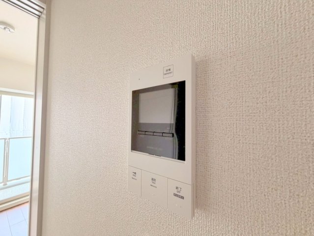 セキュリティ　TVモニターホンで来客が誰か確認してから開けて下さいね