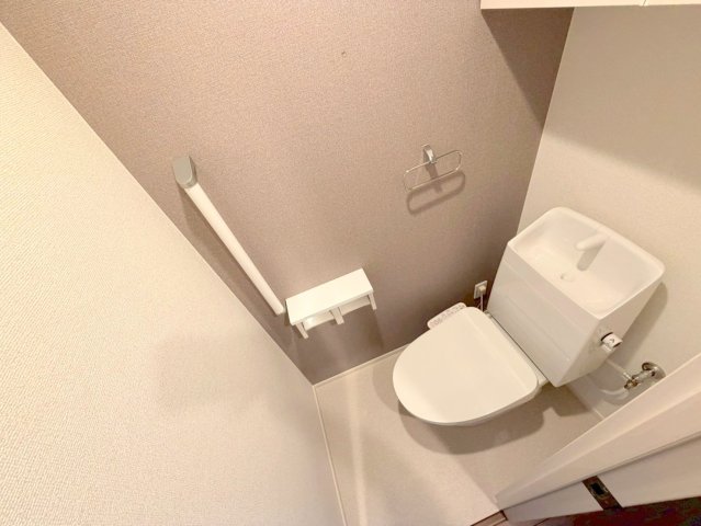 トイレ　綺麗なトイレにはウォシュレット標準装備です。
