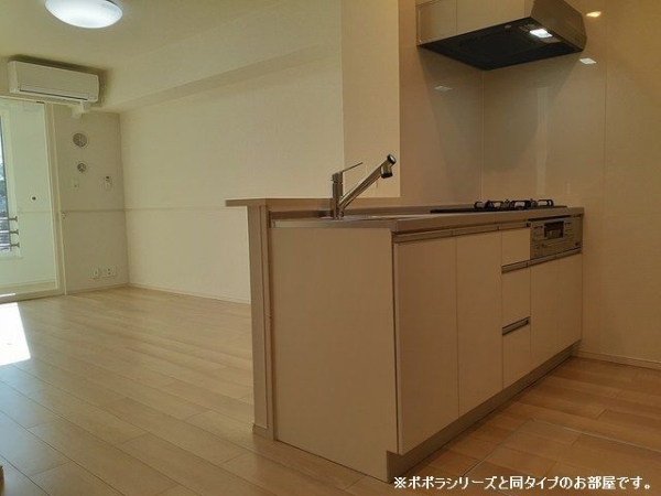 キッチン　※参考写真　同建築メーカー施工の同間取完成他物件のものです。
