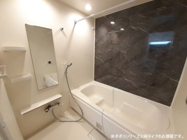 バス・シャワールーム　※参考写真　同建築メーカー施工の同間取完成他物件のものです。