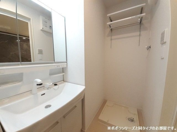 洗面設備　※参考写真　同建築メーカー施工の同間取完成他物件のものです。