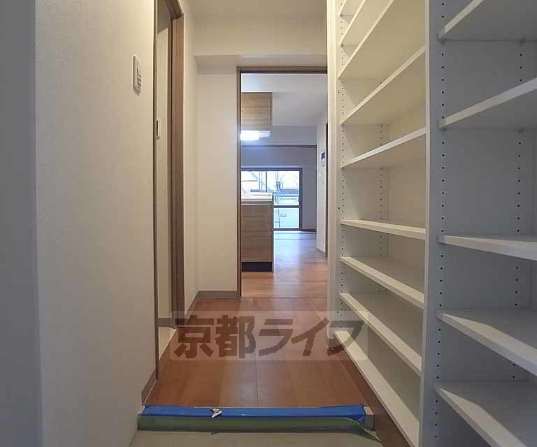 玄関　大きなシューズボックス付きです。