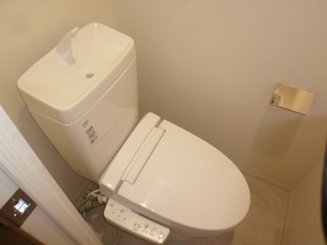 トイレ　シャワートイレでスッキリ