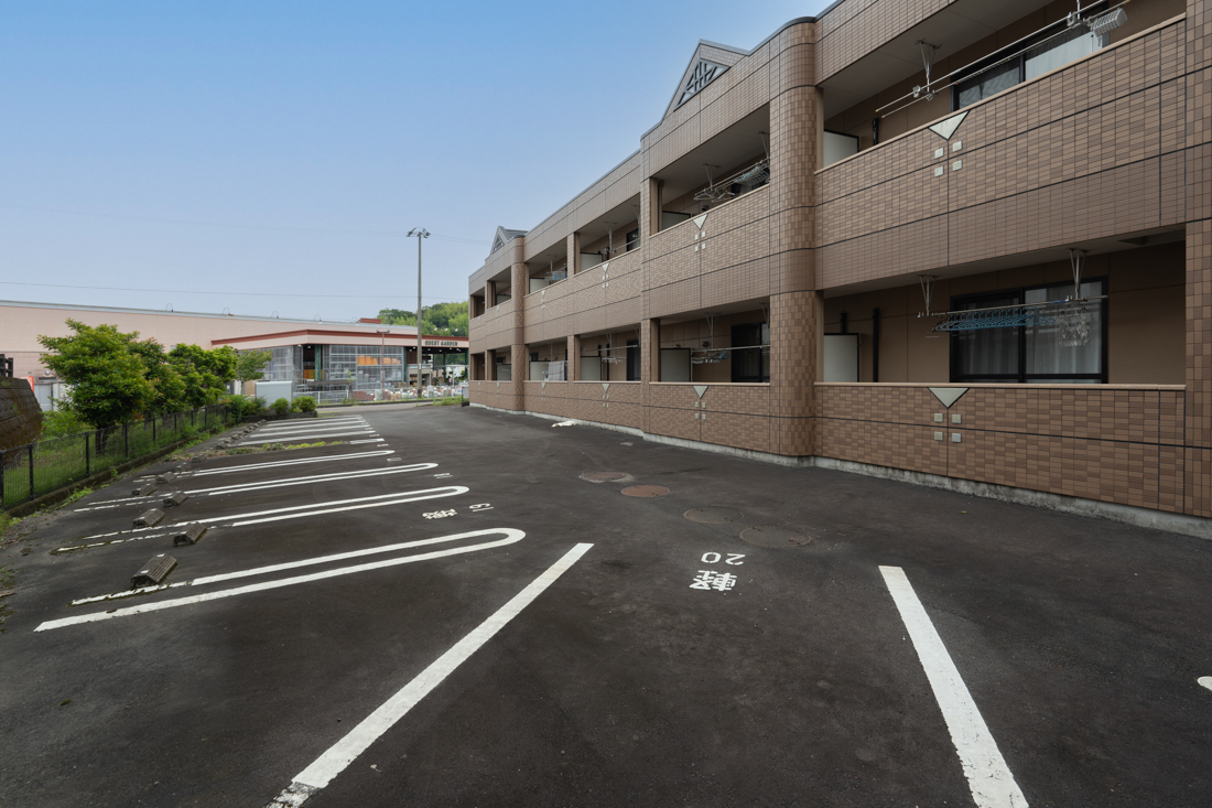 駐車場　南側駐車場