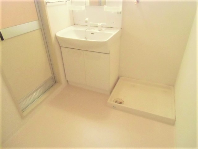 洗面設備　室内に洗濯機置き場完備です☆