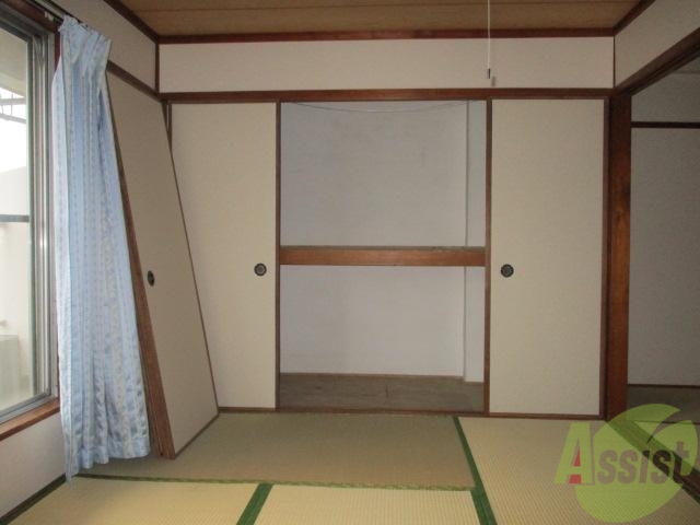 収納　奥行きがあり沢山入りますー