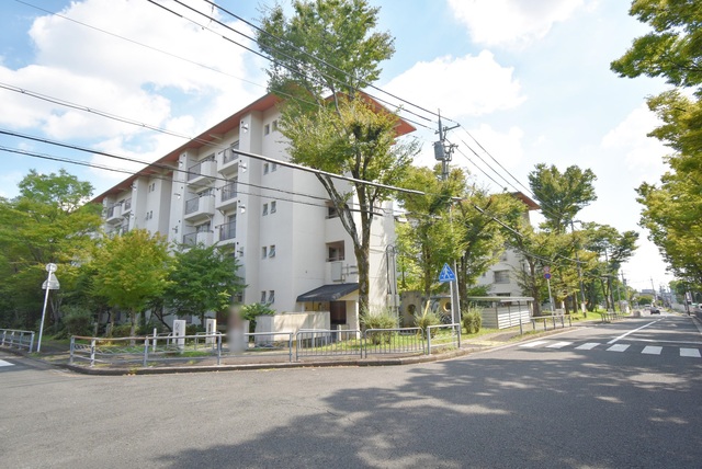 【ＵＲ花園の建物外観】