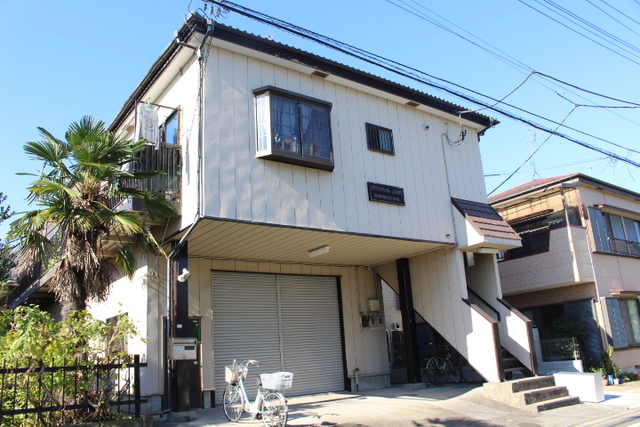 川口市東川口のアパートの建物外観