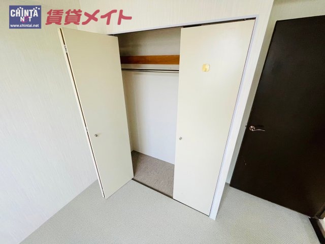 【ガーデンプラザファミール富田　１２０３号室の収納】