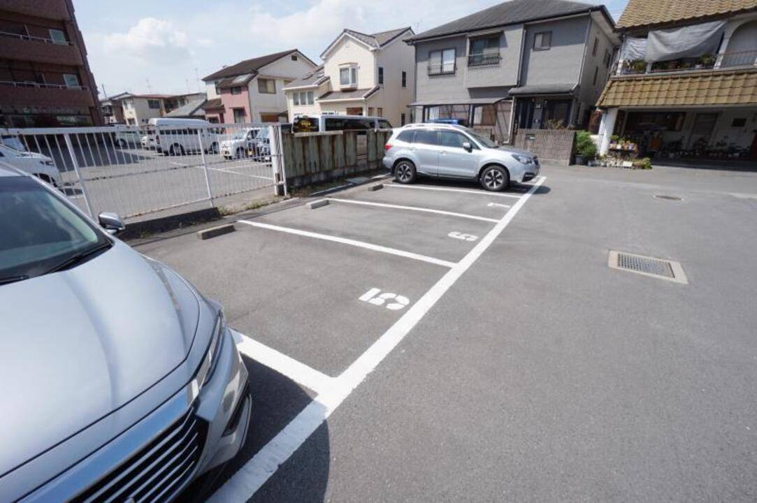 駐車場　駐車場