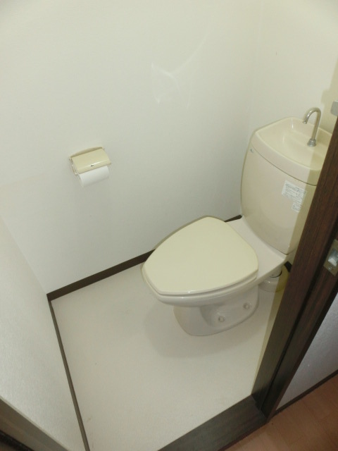 【高槻市明田町のアパートのトイレ】