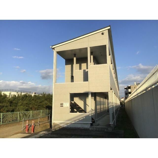 小田原市酒匂のアパートの建物外観