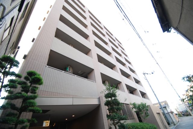 大阪市城東区新喜多東のマンションの建物外観