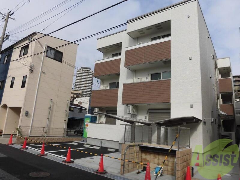 神戸市兵庫区小河通のアパートの建物外観