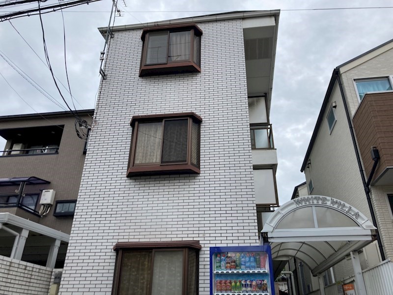 尼崎市東本町のマンションの建物外観