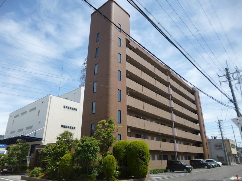 八尾市中田のマンションの建物外観