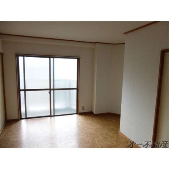 建物外観　居室・リビング１