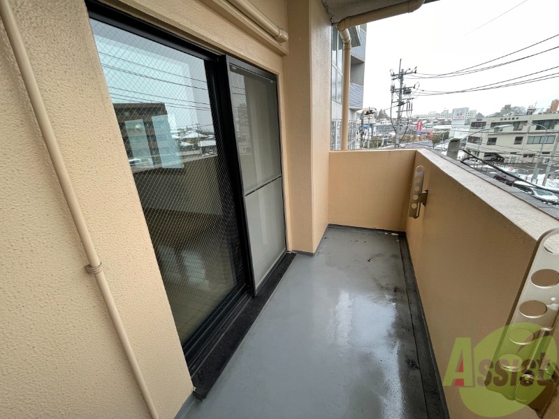 バルコニー　バルコニーも広く、洗濯物が干しやすいです