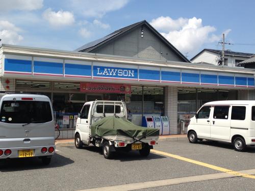 【アバンティオ平野市町IIのコンビニ】