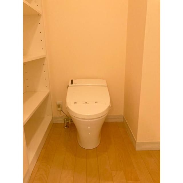 トイレ　※写真は同タイプ住戸です。