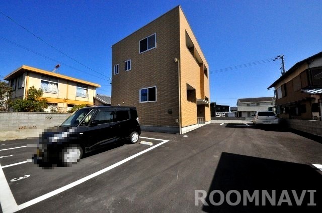 【ハピネス川内の駐車場】